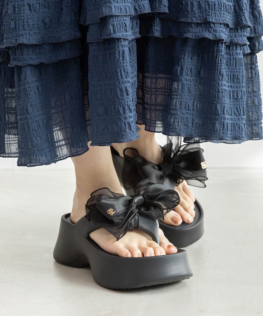  「2WAY シアーリボンボリュームソールトングサンダル」|サンダル|