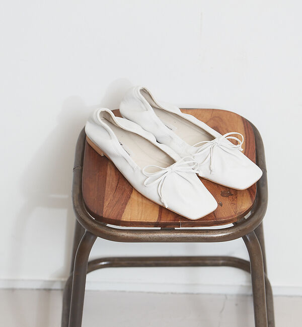 AU BANNISTER「シャーリング スクエアトゥ バレエシューズ」|バレエシューズ|