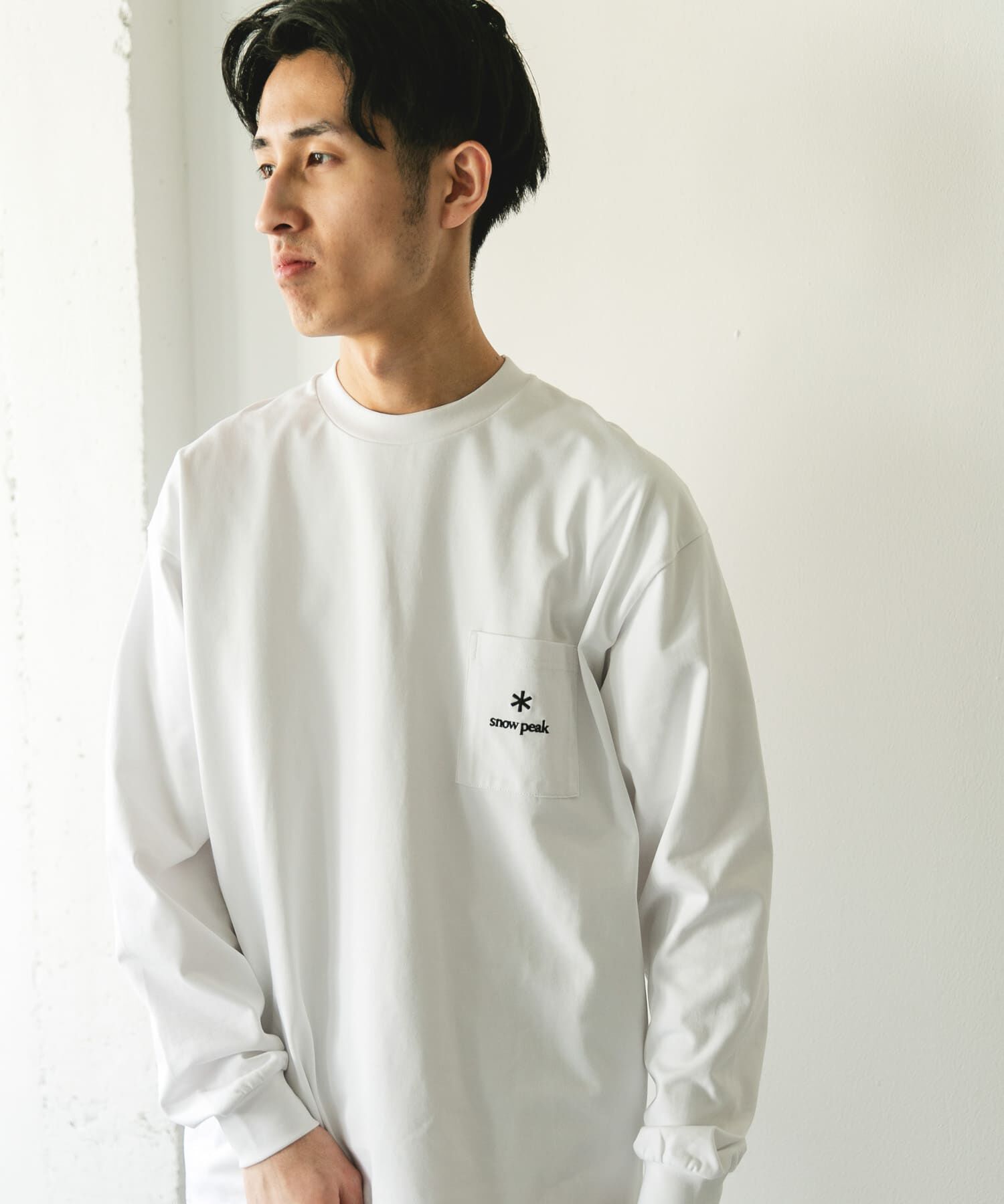URBAN RESEARCH DOORS「『別注』Snow Peak Apparel&times;DOORS　POCKET LOGO LONG-SLEEVE T-SHIRTS」|Tシャツ・カットソー|