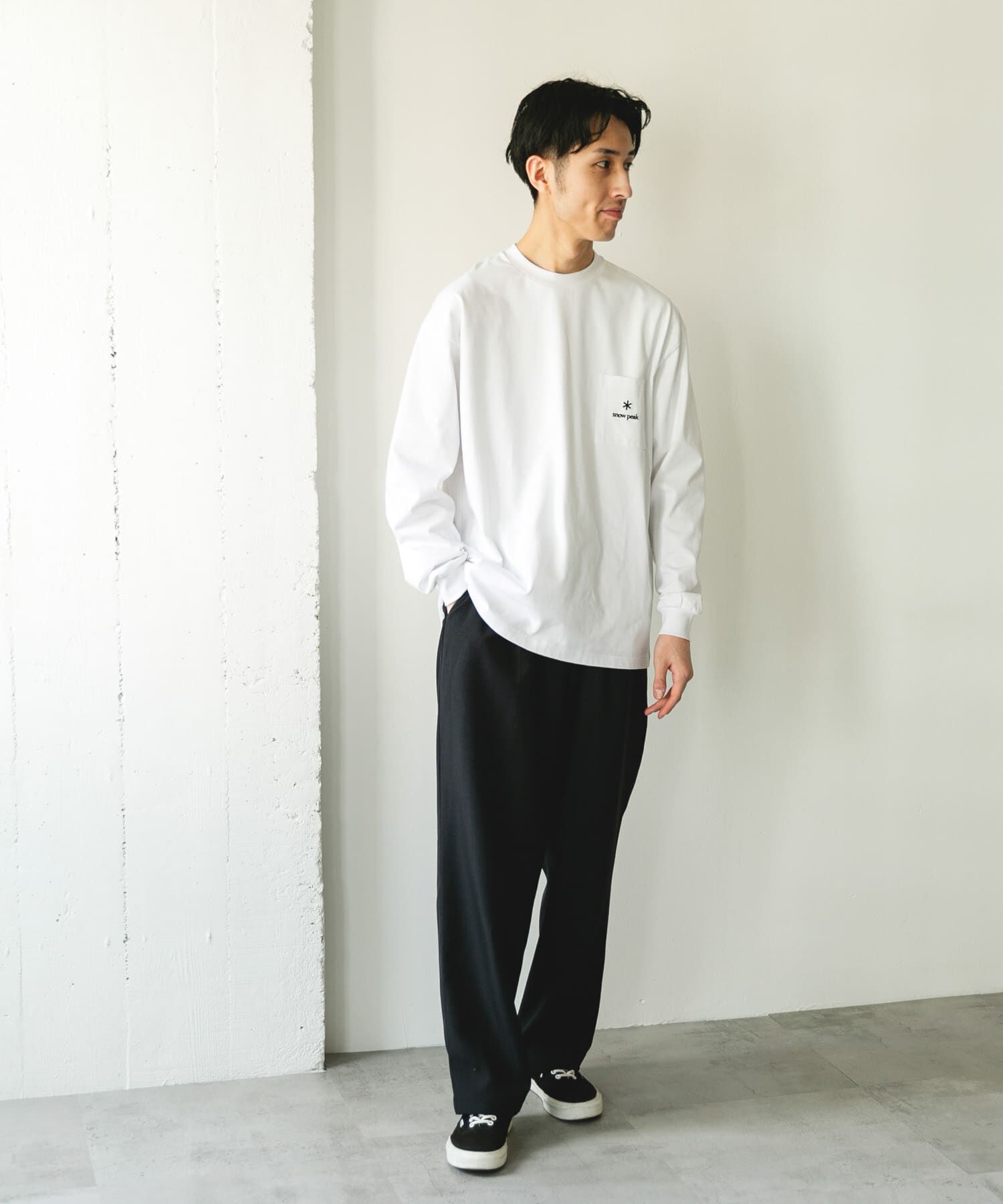 URBAN RESEARCH DOORS「『別注』Snow Peak Apparel&times;DOORS　POCKET LOGO LONG-SLEEVE T-SHIRTS」|Tシャツ・カットソー|