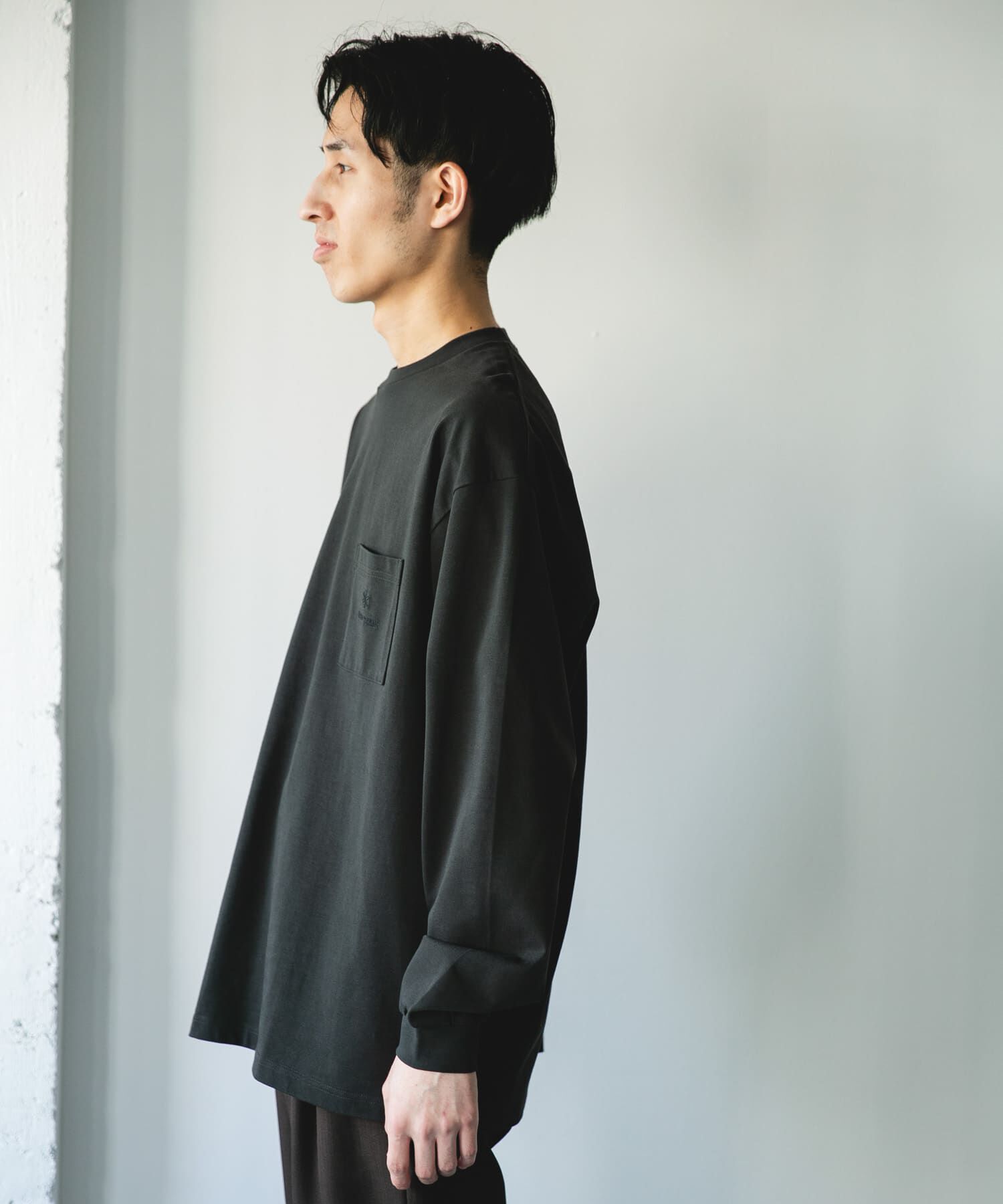 URBAN RESEARCH DOORS「『別注』Snow Peak Apparel&times;DOORS　POCKET LOGO LONG-SLEEVE T-SHIRTS」|Tシャツ・カットソー|
