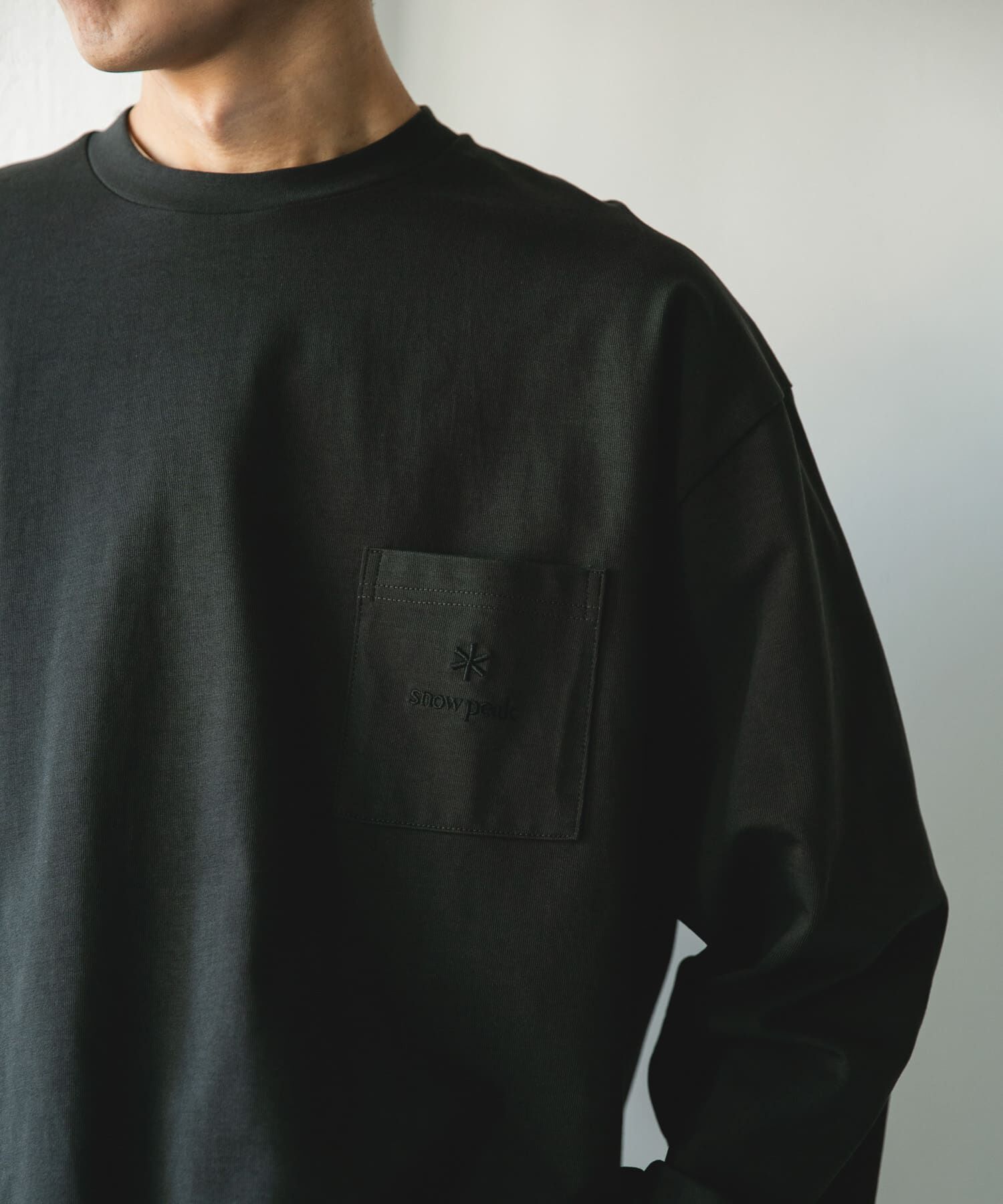 URBAN RESEARCH DOORS「『別注』Snow Peak Apparel&times;DOORS　POCKET LOGO LONG-SLEEVE T-SHIRTS」|Tシャツ・カットソー|