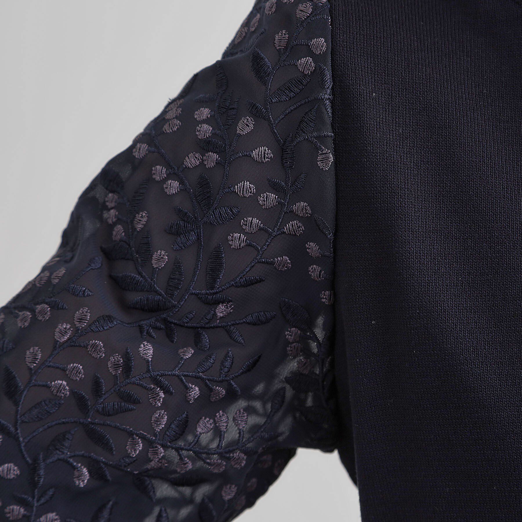 grove「ほんのり透ける抜け感がポイント！袖刺繍5分袖プルオーバー」|ニット・セーター|