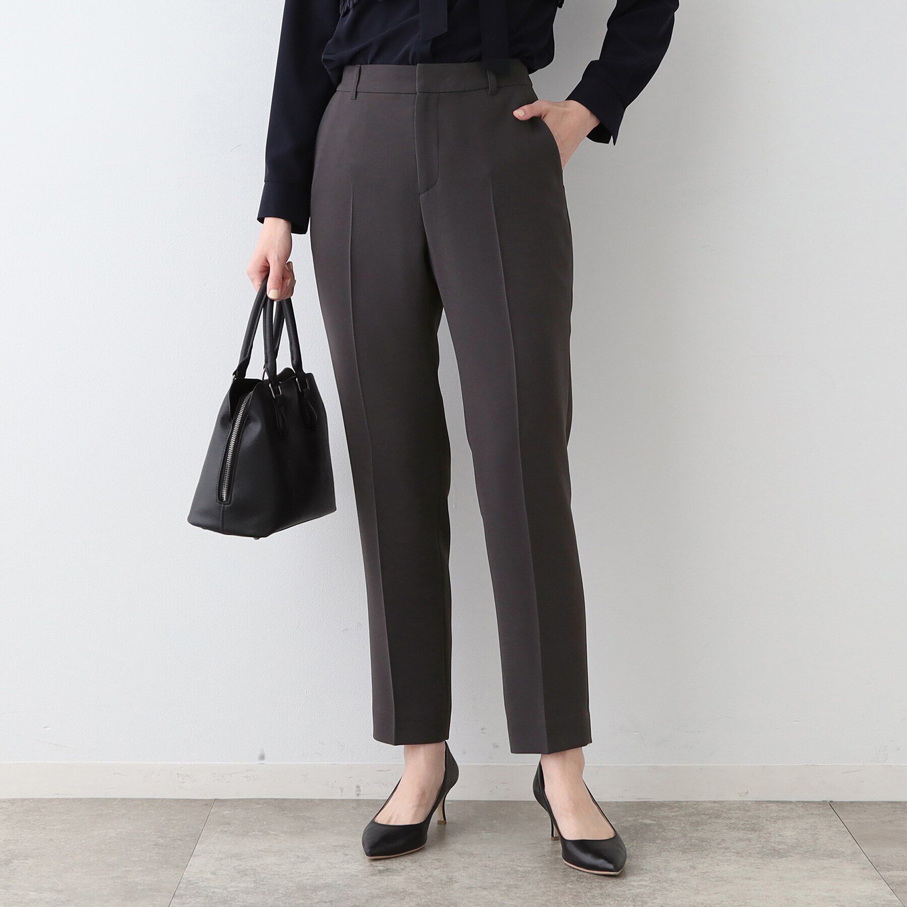 INDIVI「【日本製／トリアセテート混】テーパードパンツ」|スーツ|チャコールグレー(0