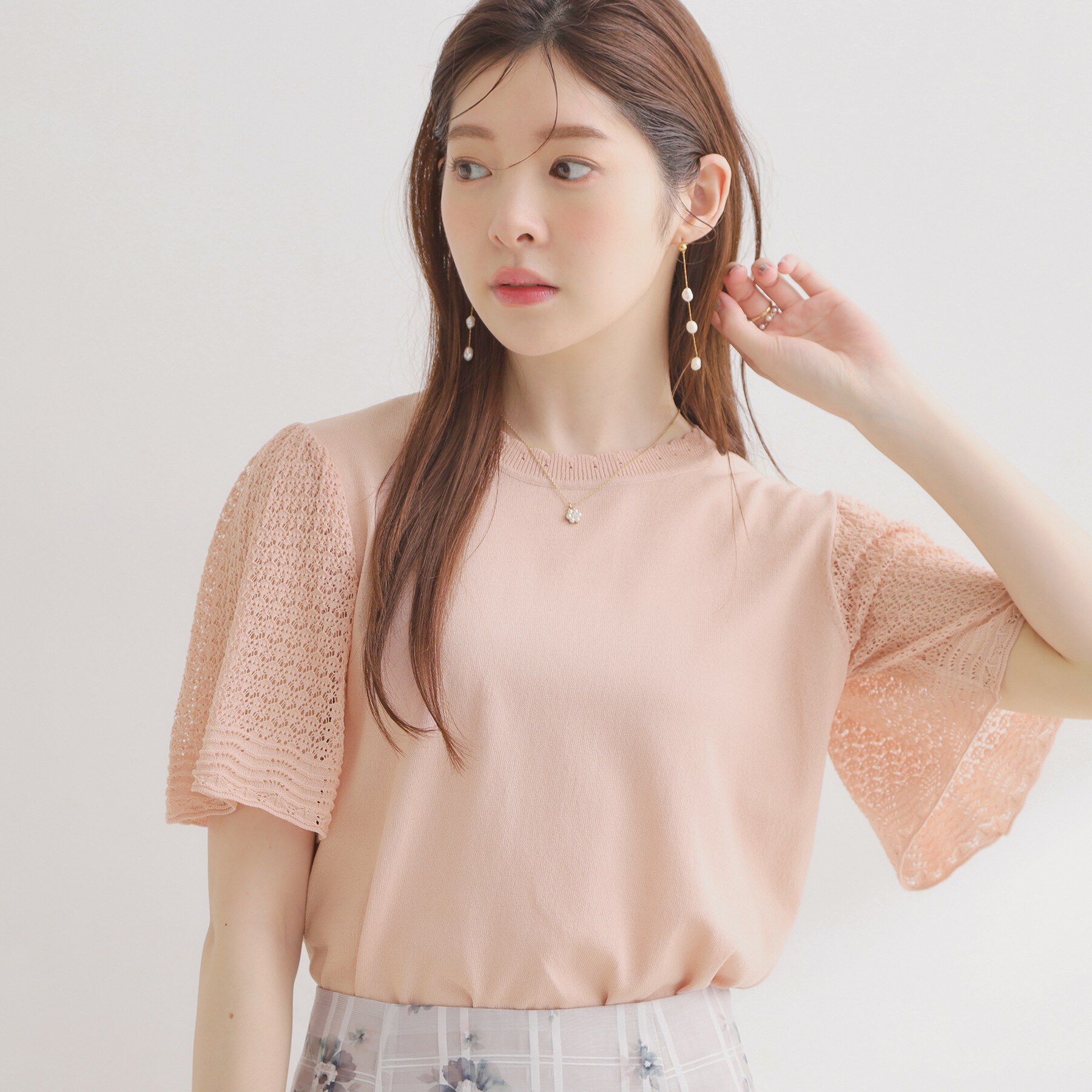 Couture broach「【アンサンブル可・UVカット・アンチピリング】透かしフレアー袖ニット」|ニット・セーター|