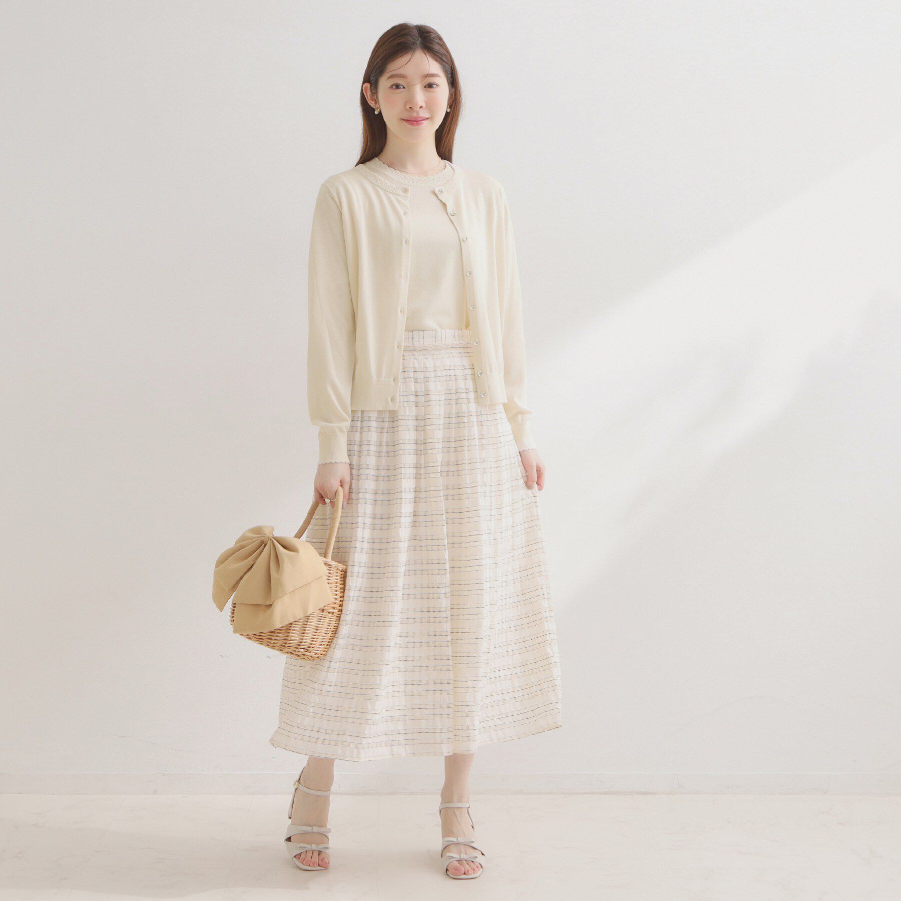 Couture broach「【アンサンブル可・UVカット・アンチピリング】ポイント透かしビジュー釦カーディガン」|カーディガン|