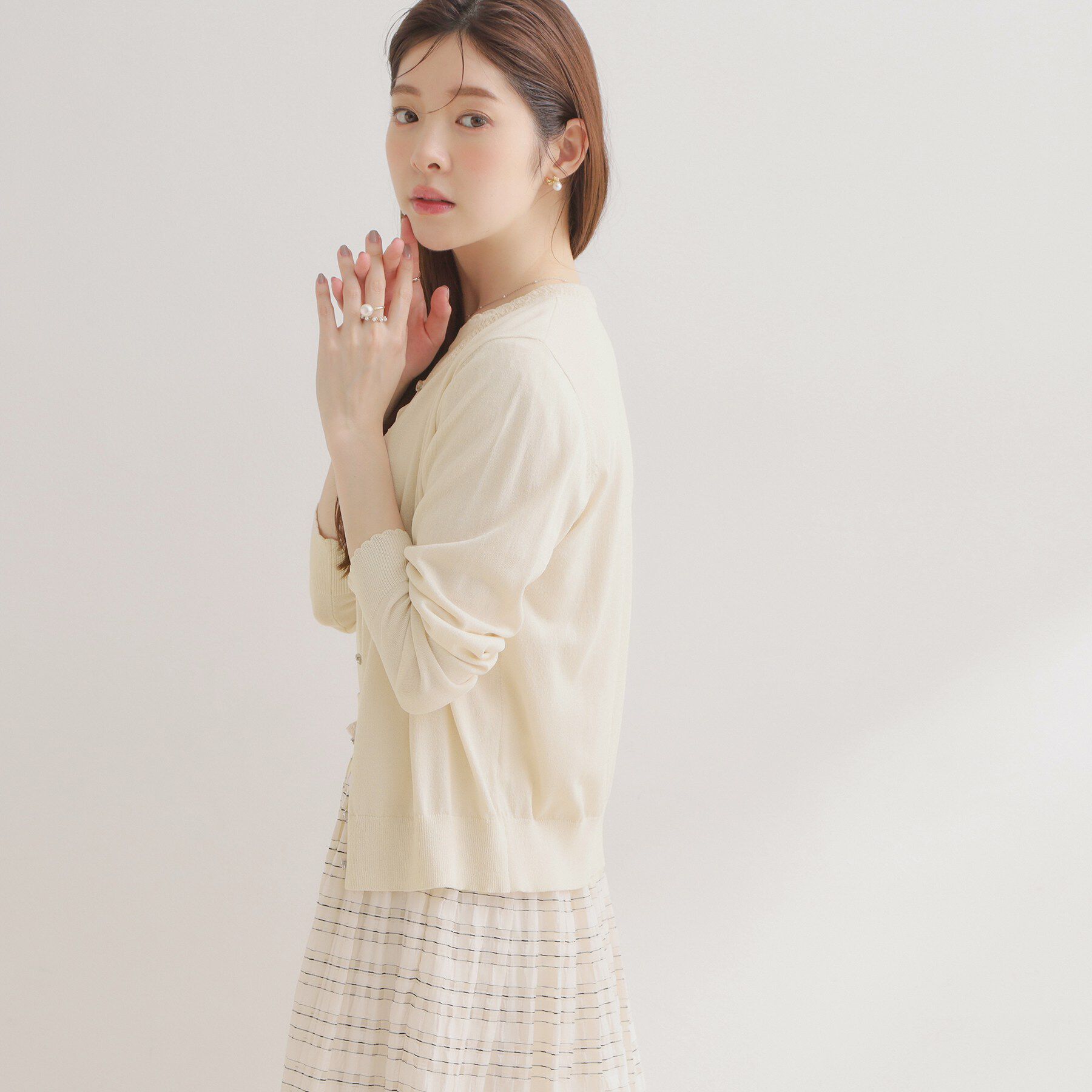 Couture broach「【アンサンブル可・UVカット・アンチピリング】ポイント透かしビジュー釦カーディガン」|カーディガン|