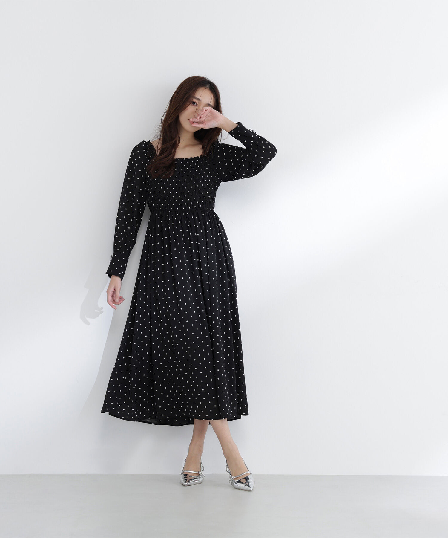  「ドットプリントシャーリングワンピース」|ワンピース|
