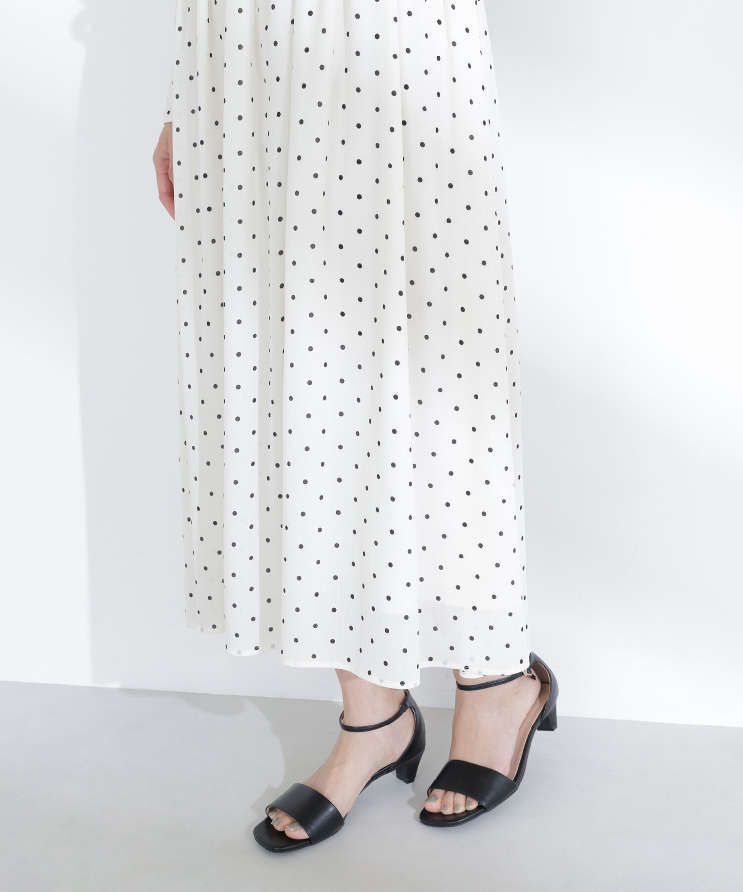  「ドットプリントシャーリングワンピース」|ワンピース|