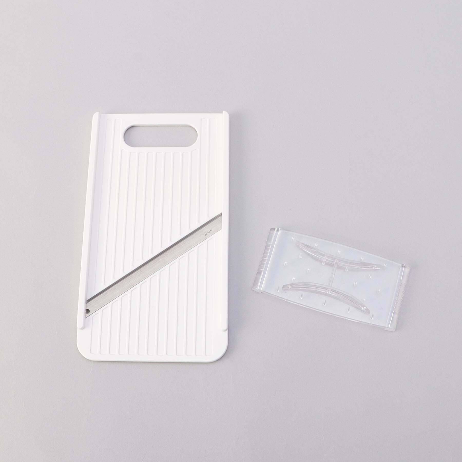 212 KITCHEN STORE「愛着道具 ワイド玉ねぎスライサー(ホワイト)」|食器・キッチングッズ|