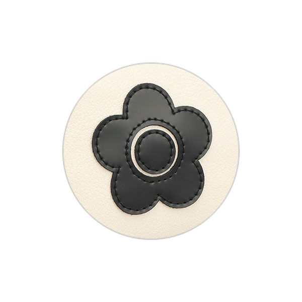 MARY QUANT「エナメルアイコンデイジーパッチ バネクチポーチ」|ポーチ|