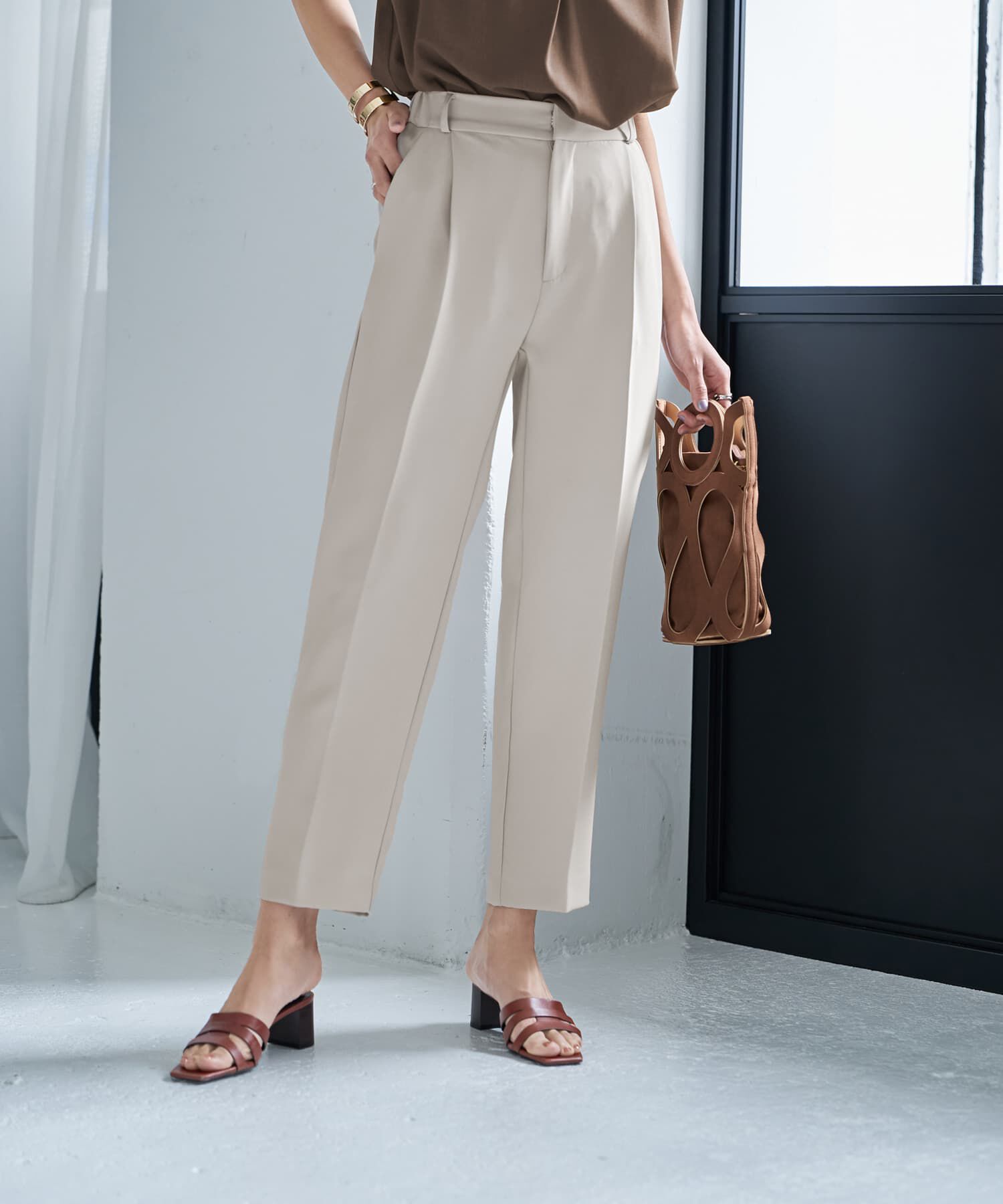  「ゆとりのある落ち感BASICパンツ」|その他|エクリュベージュ