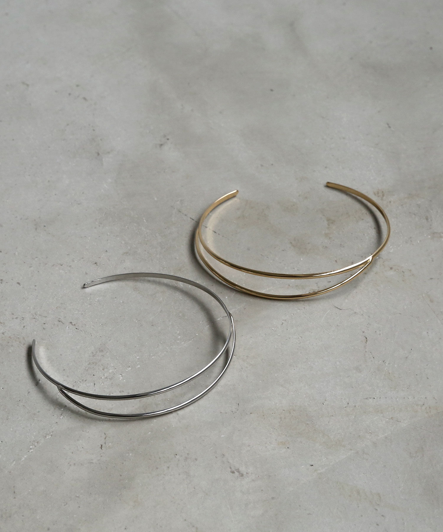 colleca la「アシンメトリーダブルライン メタルチョーカー/ネックカフ」|ネックレス|