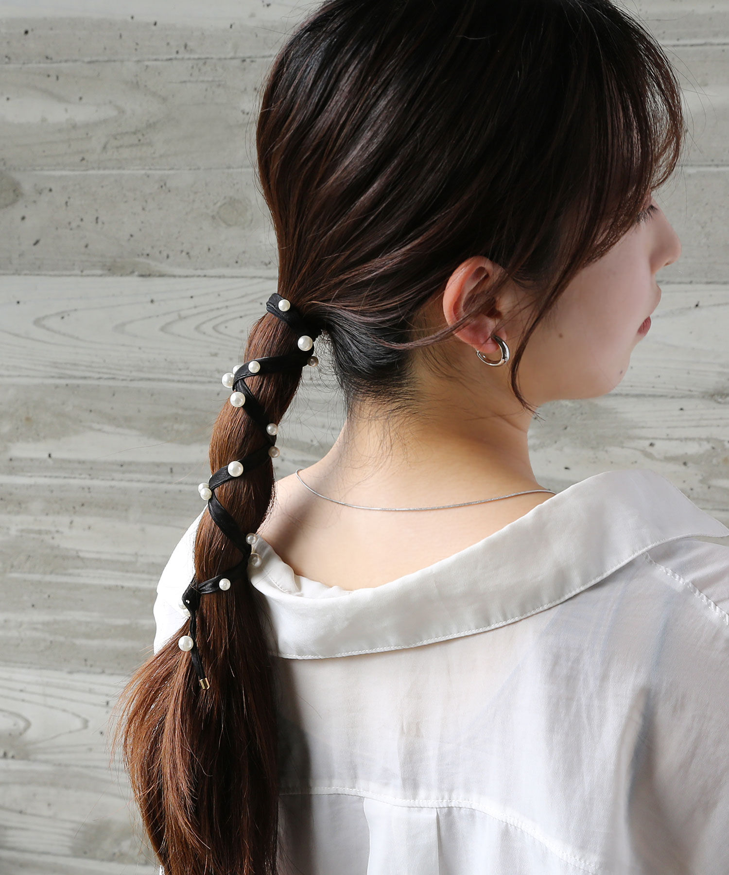  「サテン&times;パール ワイヤーリボンポニー」|ヘアゴム・シュシュ|