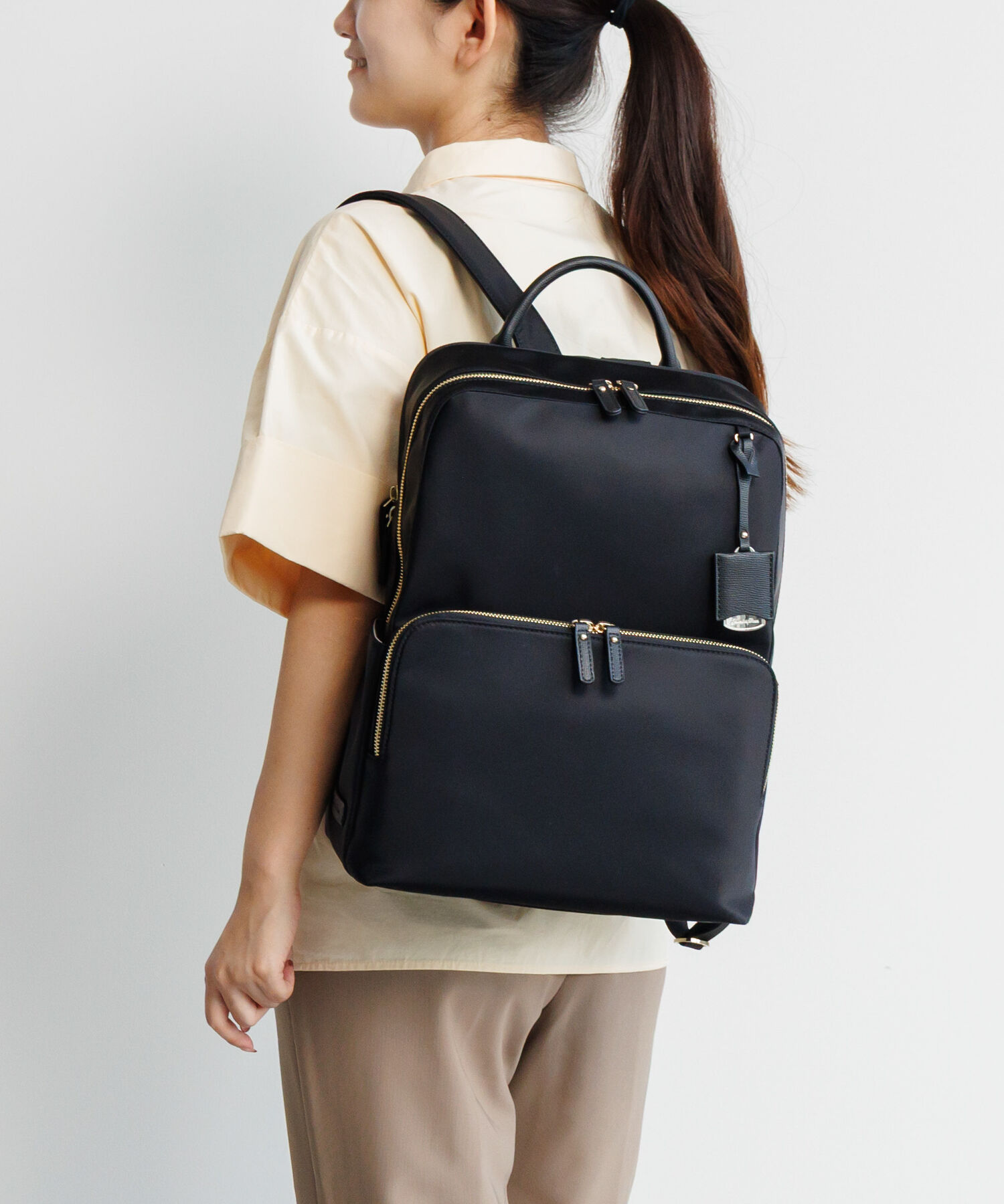 Jewelna Rose「Jewelna Rose フレイヤ・リュック2 エアリィ ゆったり2ルーム 16262」|リュック|ブラック