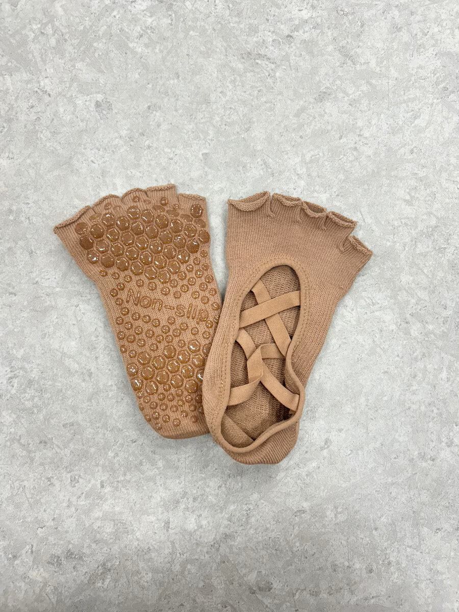 ALBOVE「【ヨガソックス】くるぶし丈滑り止め付きヨガソックス」|ソックス|ベージュ