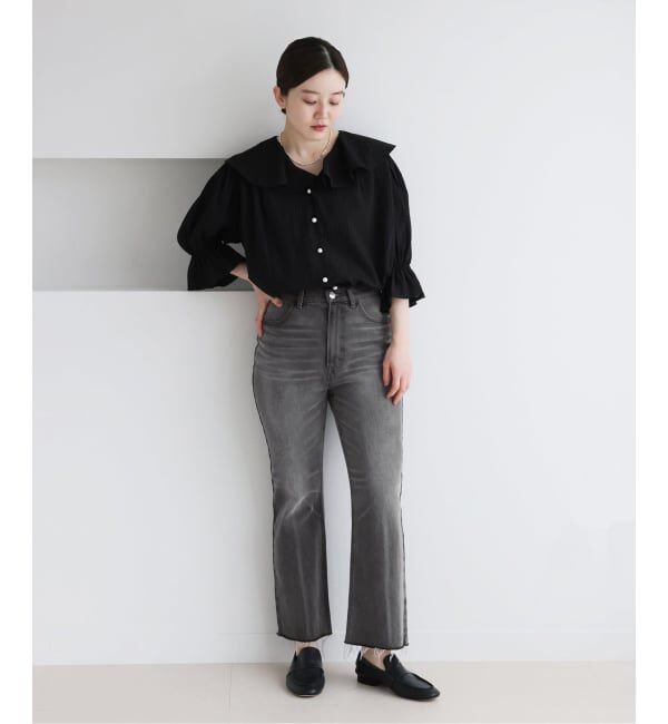 IENA「《予約》BLACK 襟フリルブラウス」|シャツ・ブラウス|