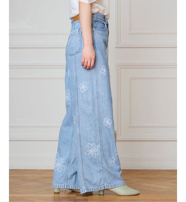 IENA LA BOUCLE「IENA LA BOUCLE フラワーソフトデニムシルエットパンツ」|デニム|