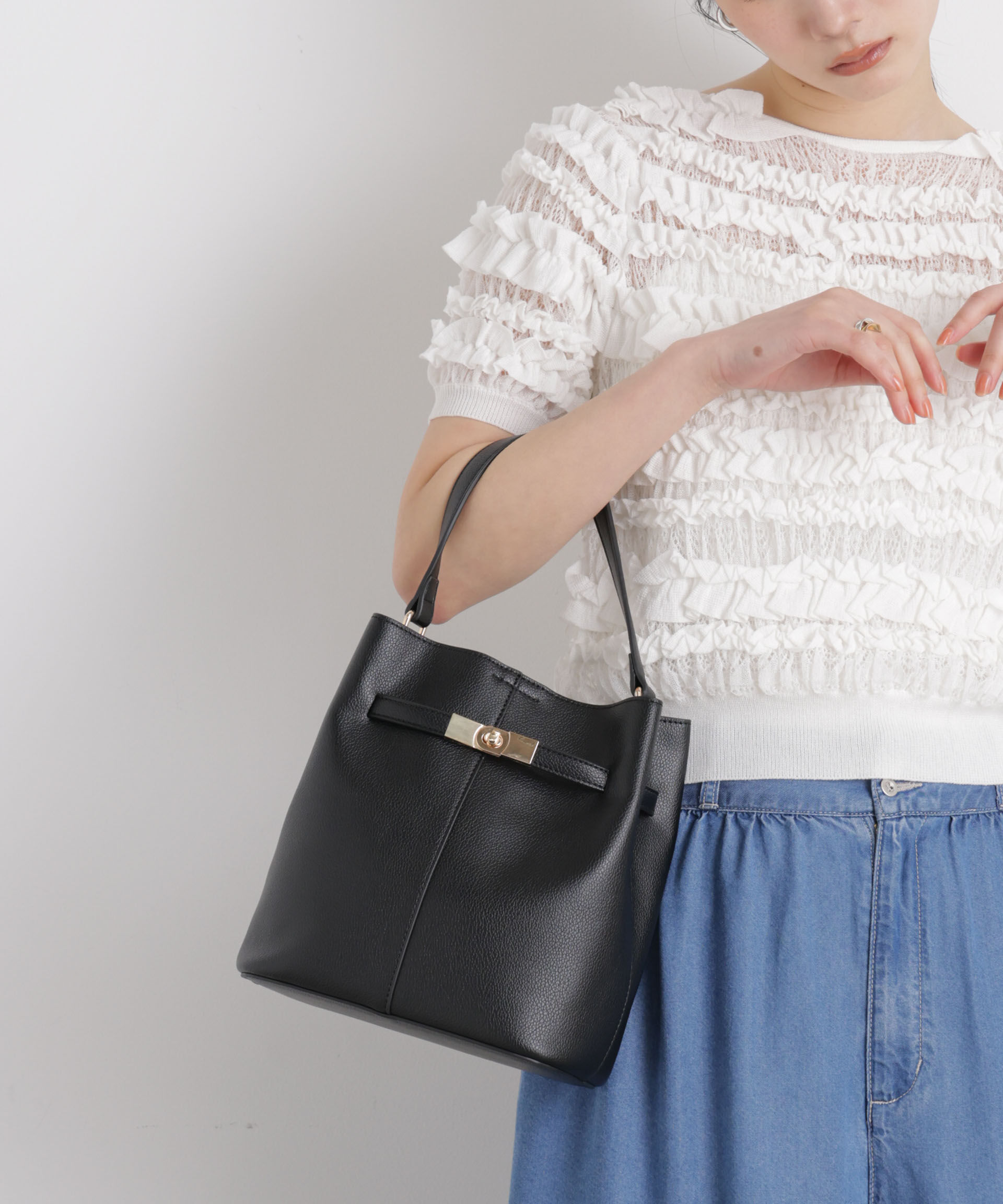 nano･universe「ワンハンドルミニベルトバッグ」|ショルダー・メッセンジャー|ブラック