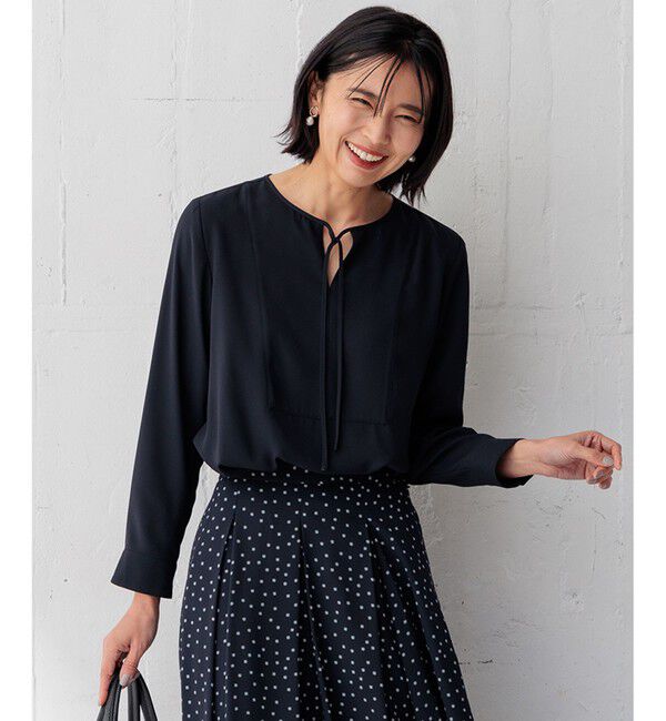 23区「【洗える】バックサテンアムンゼン ブザムディテール ブラウス」|シャツ・ブラウス|ネイビー系