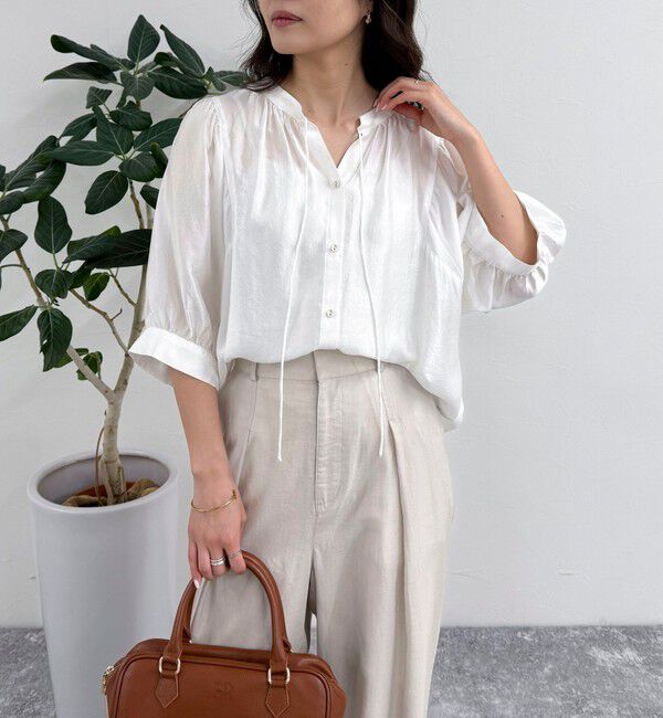 fredy emue「シャイニーシアー２WAYハーフスリーブブラウス」|シャツ・ブラウス|オフホワイト