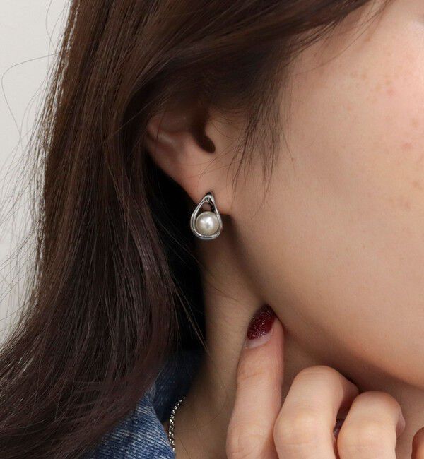 fredy emue「センターパールドロップピアス」|ピアス|
