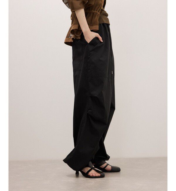 ADAM ET ROPE'「コットンパラシュートパンツ」|チノ|