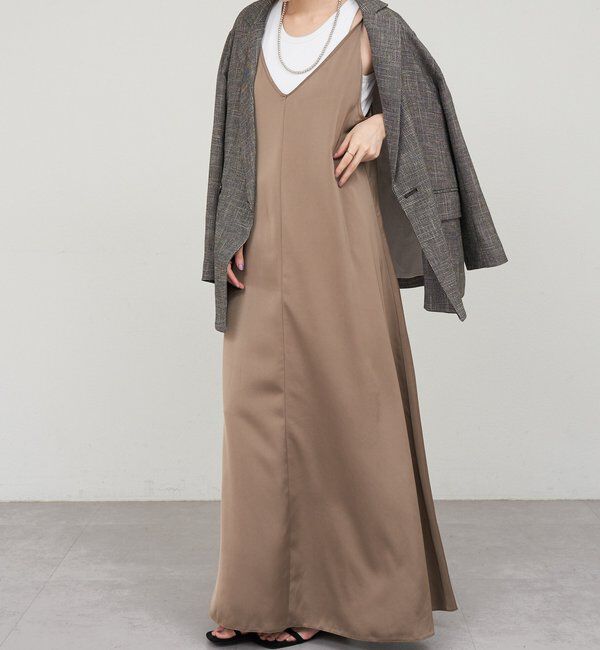  「《サイズ展開》Vネックサテンキャミワンピース」|ワンピース|