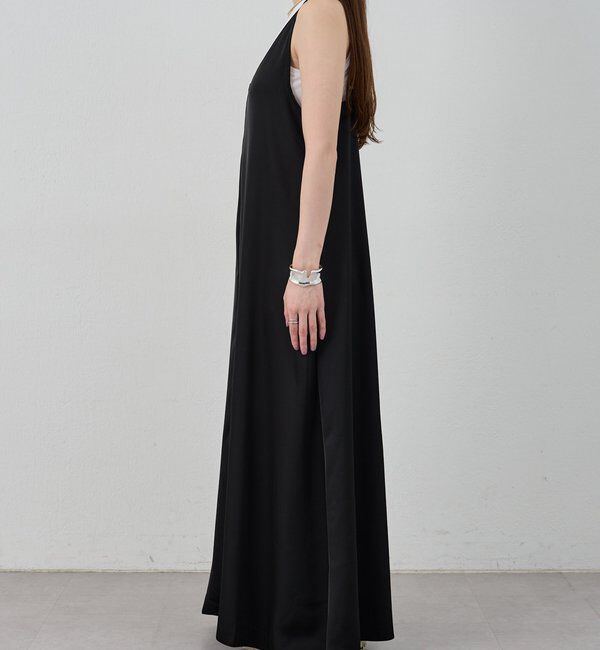  「《サイズ展開》Vネックサテンキャミワンピース」|ワンピース|