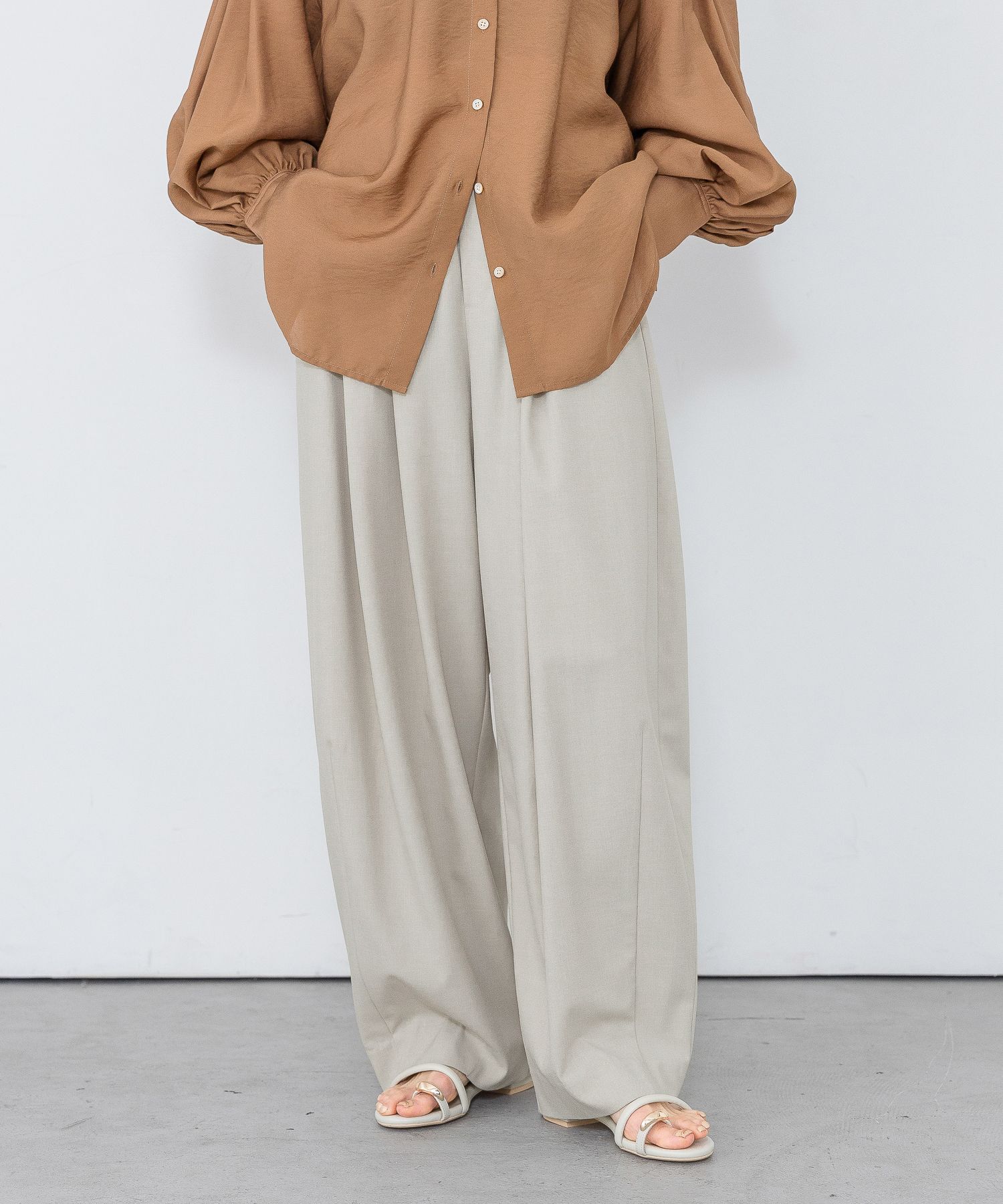 A part by 「スラックスコクーンパンツ」|チノ|ベージュ