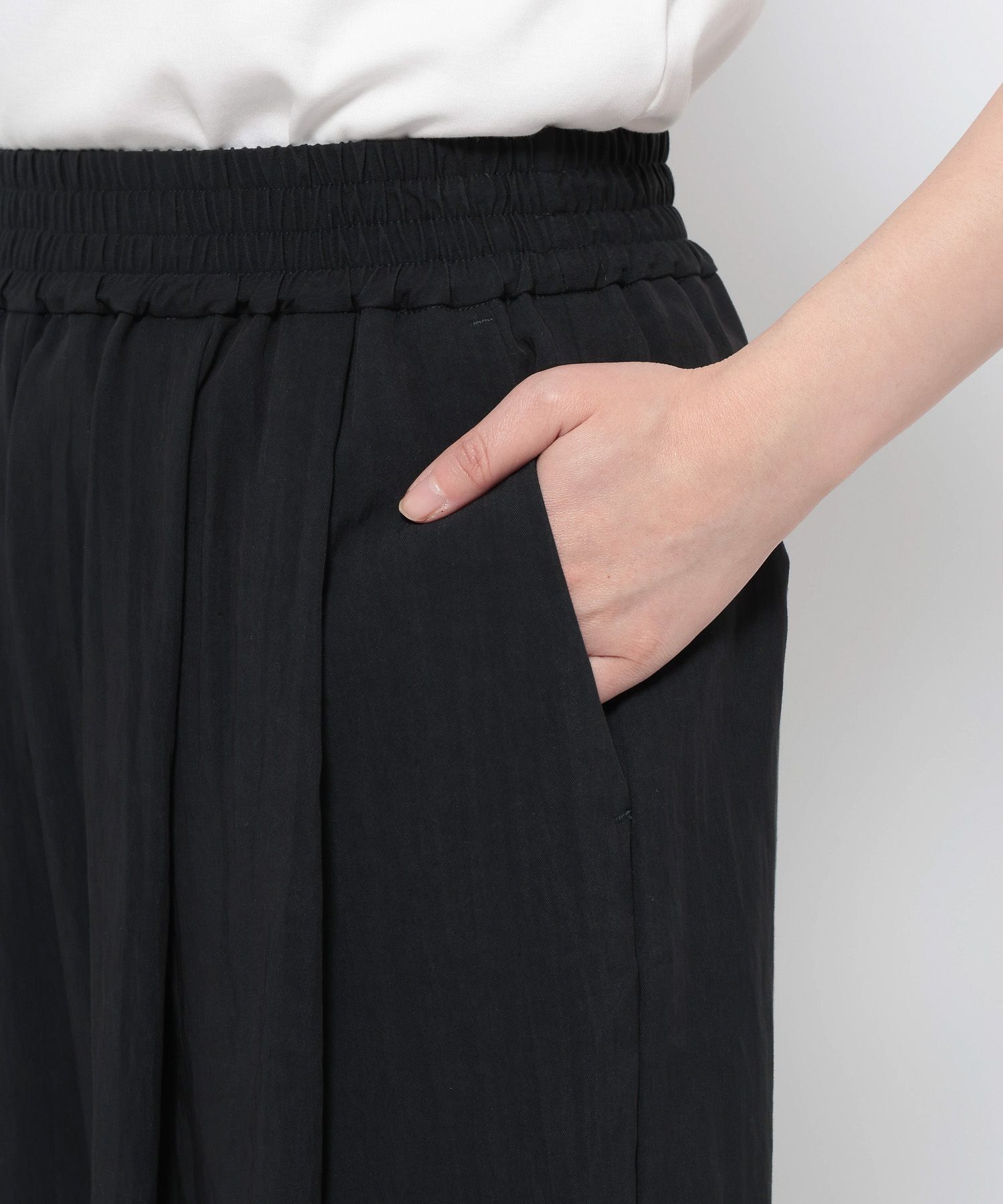 LOWRYS FARM「フィブリルイージーコクーンパンツ」|チノ|