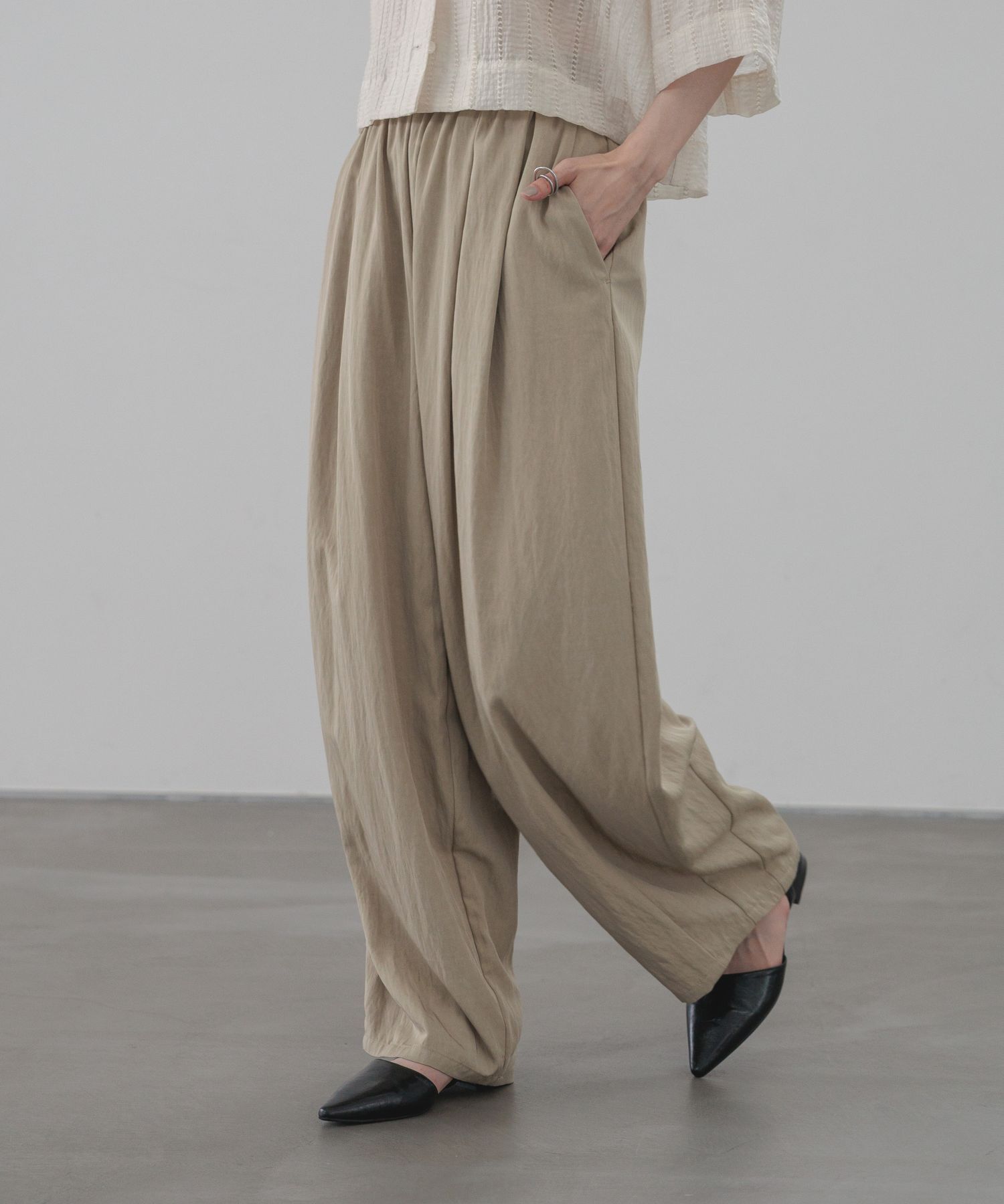 LOWRYS FARM「フィブリルイージーコクーンパンツ」|チノ|