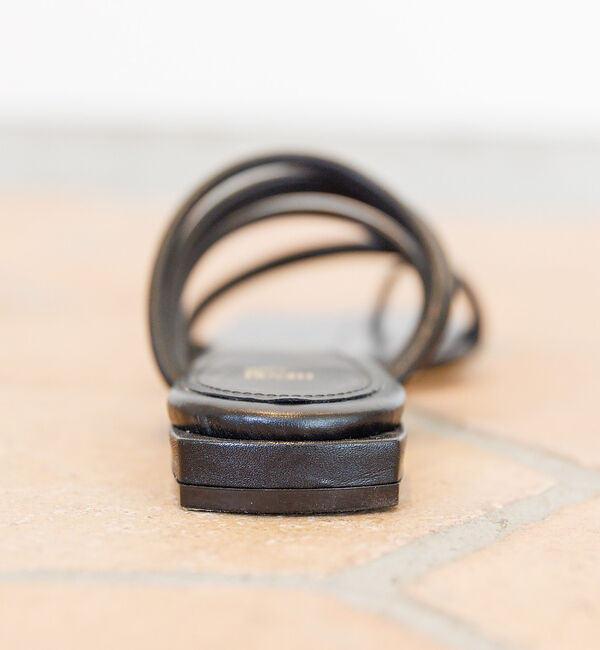 Rouge vif「【HENRI EN VARGO／ヘンリエンヴァーゴ】スクエアトゥフラットサンダル」|サンダル|