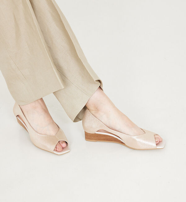 AU BANNISTER「バタフライカット スクエア オープントゥ パンプス」|パンプス|