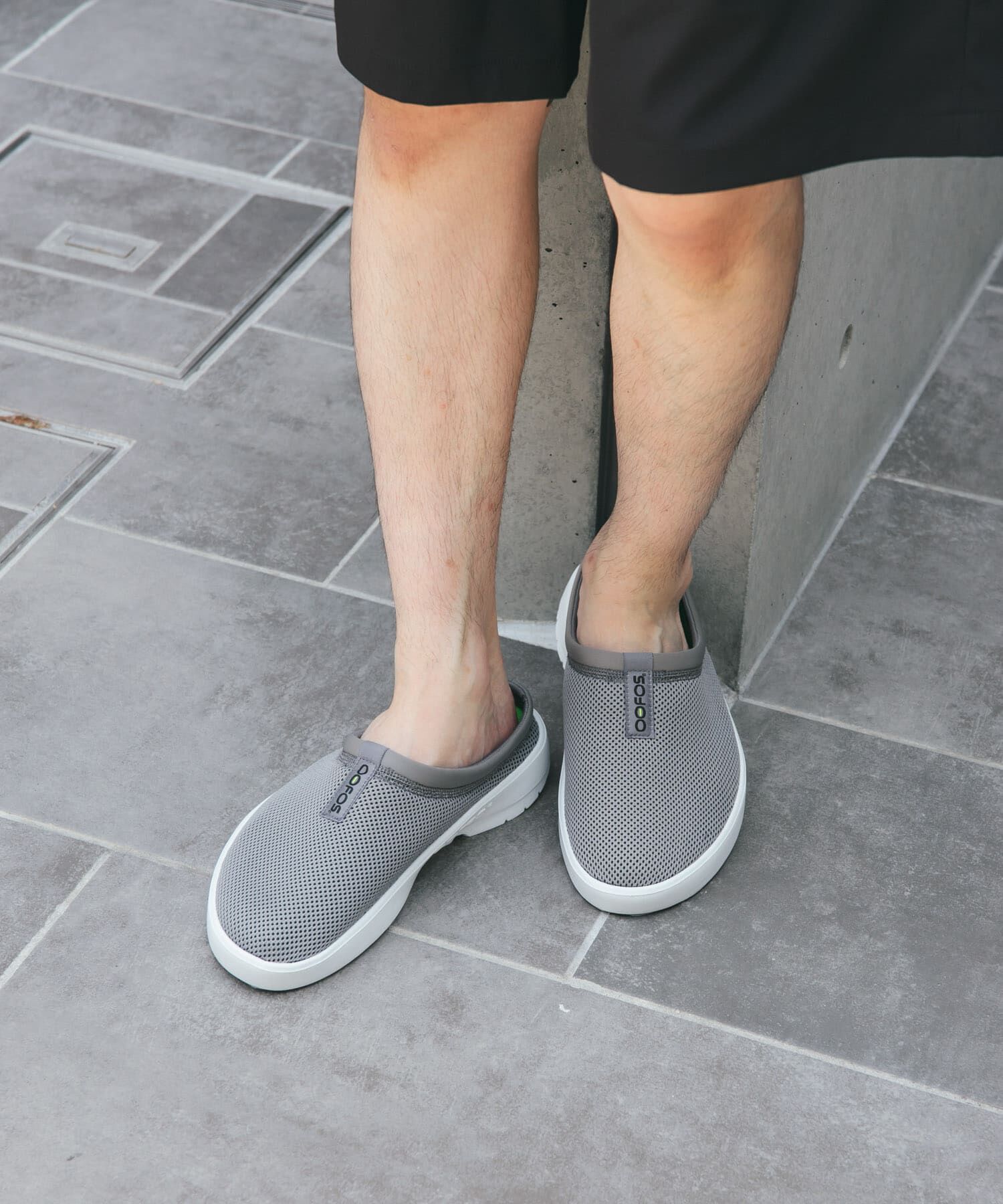 URBAN RESEARCH DOORS「OOFOS　OOcOOzie Sport Mule」|サンダル|