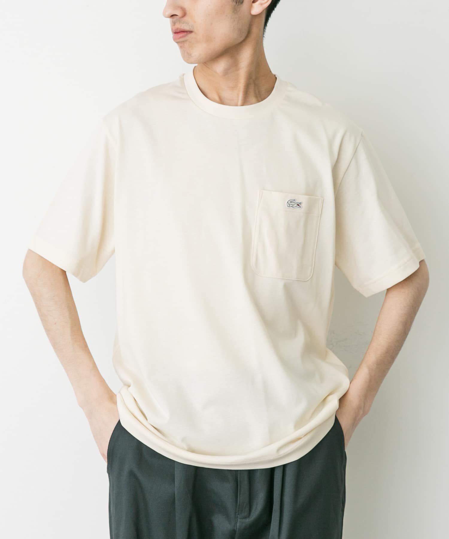 URBAN RESEARCH DOORS「LACOSTE　アウトラインクロックポケットTシャツ」|Tシャツ・カットソー|アイボリー