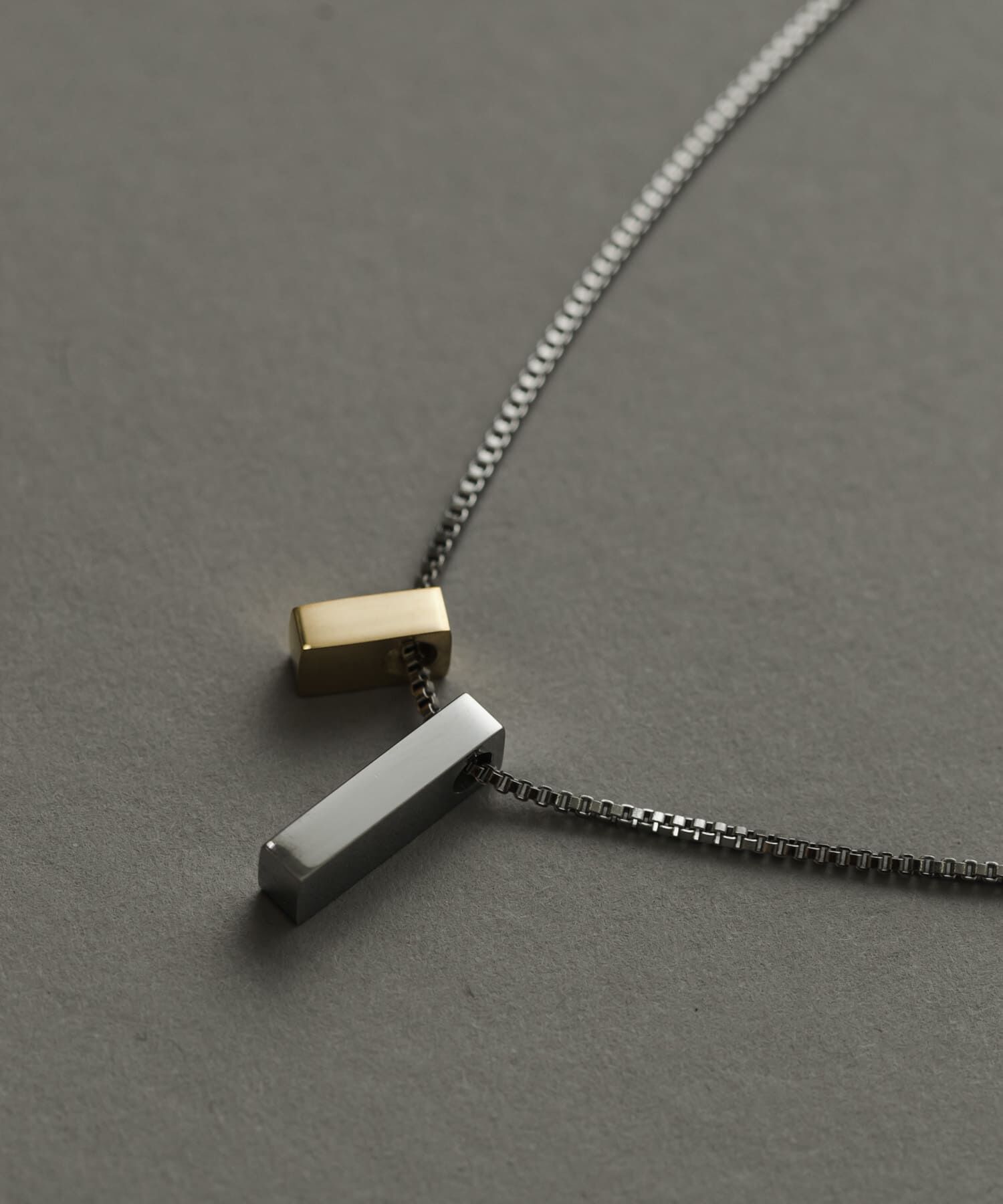 SMELLY「ステンレスコンビトップスクエアネックレス」|ネックレス|