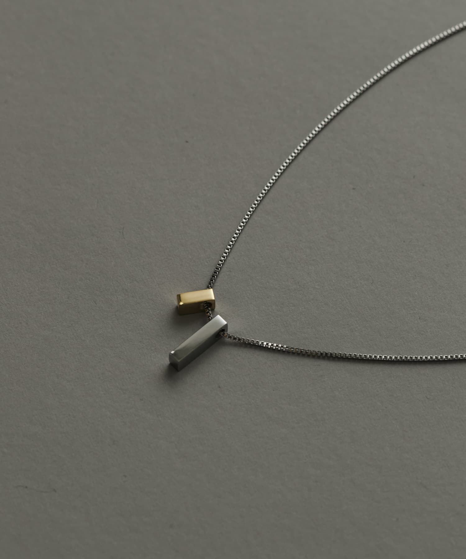 SMELLY「ステンレスコンビトップスクエアネックレス」|ネックレス|