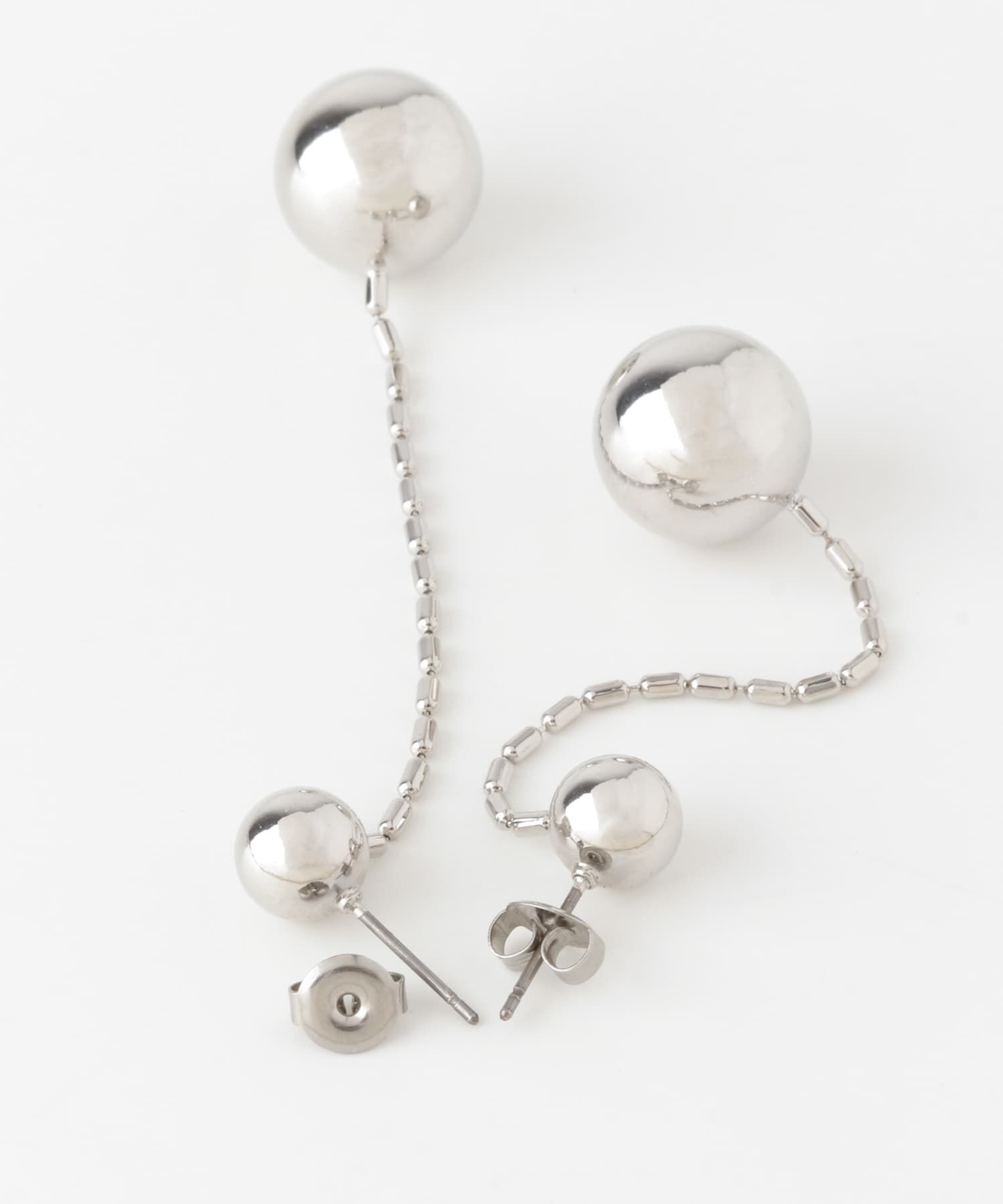 SMELLY「メタルボールスウェイロングピアス」|ピアス|
