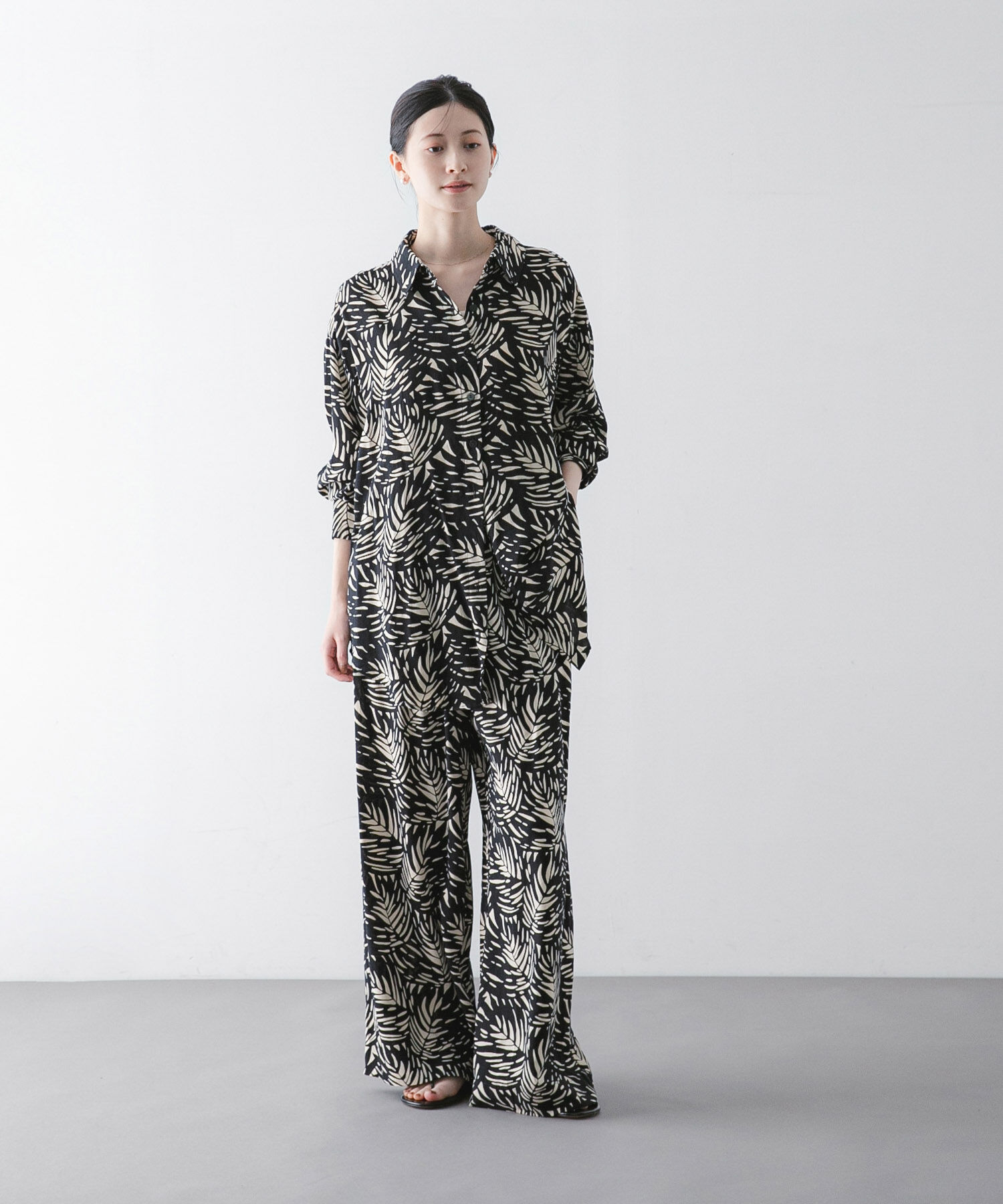 URBAN RESEARCH「『一部別注カラー』LUSANA　CICI PANTS」|その他|