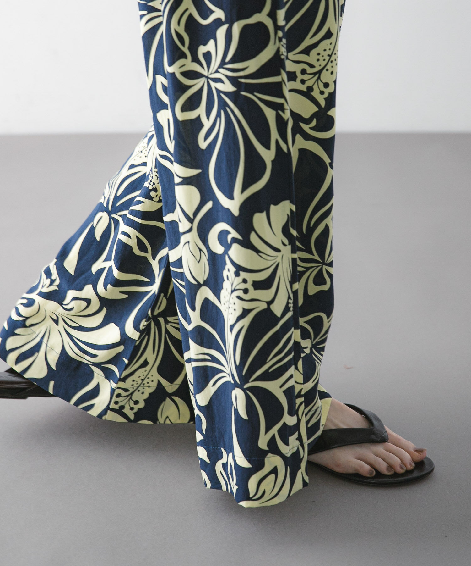 URBAN RESEARCH「『一部別注カラー』LUSANA　CICI PANTS」|その他|