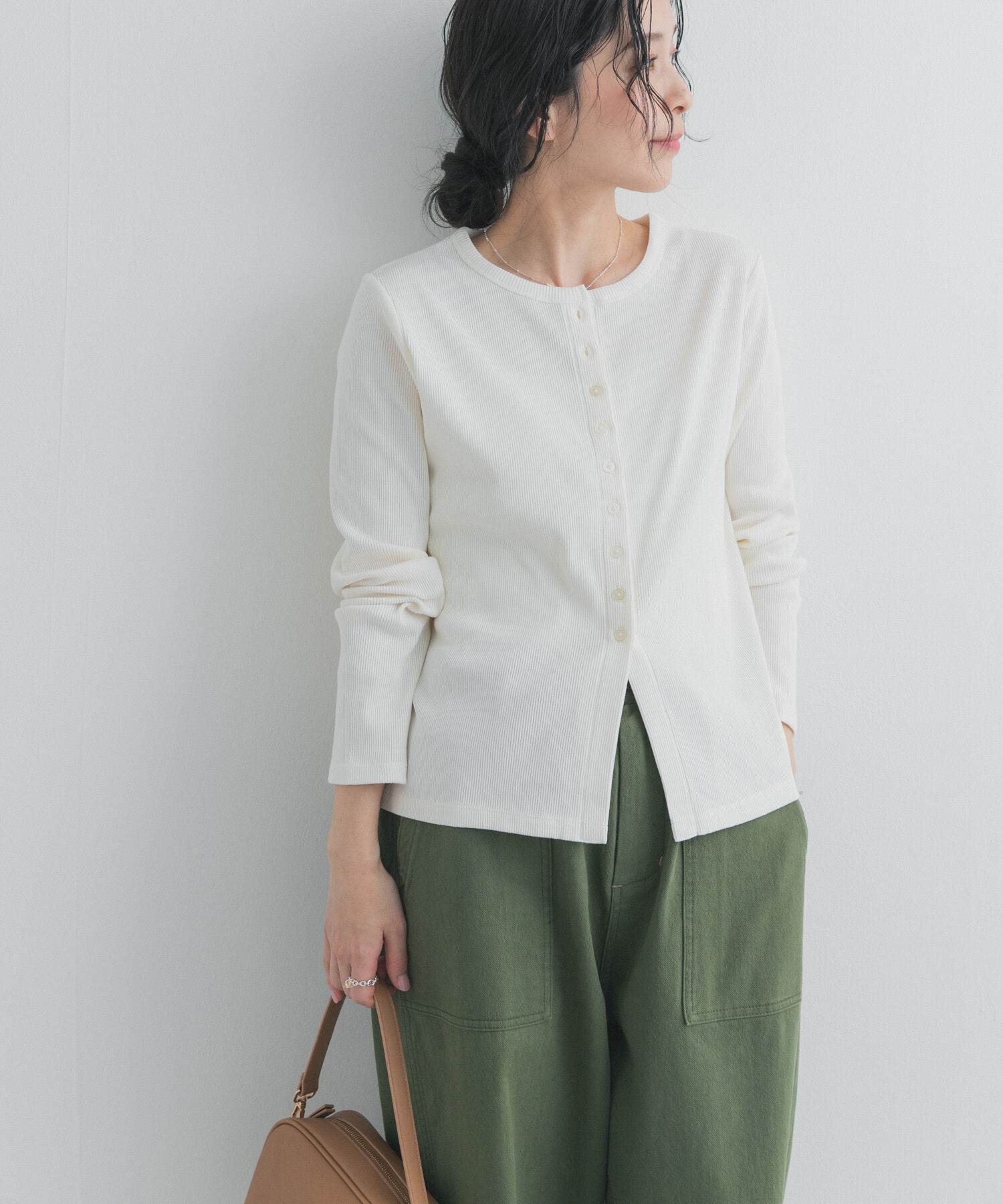 URBAN RESEARCH DOORS「リブボタンカットカーディガン」|カーディガン|オフホワイト