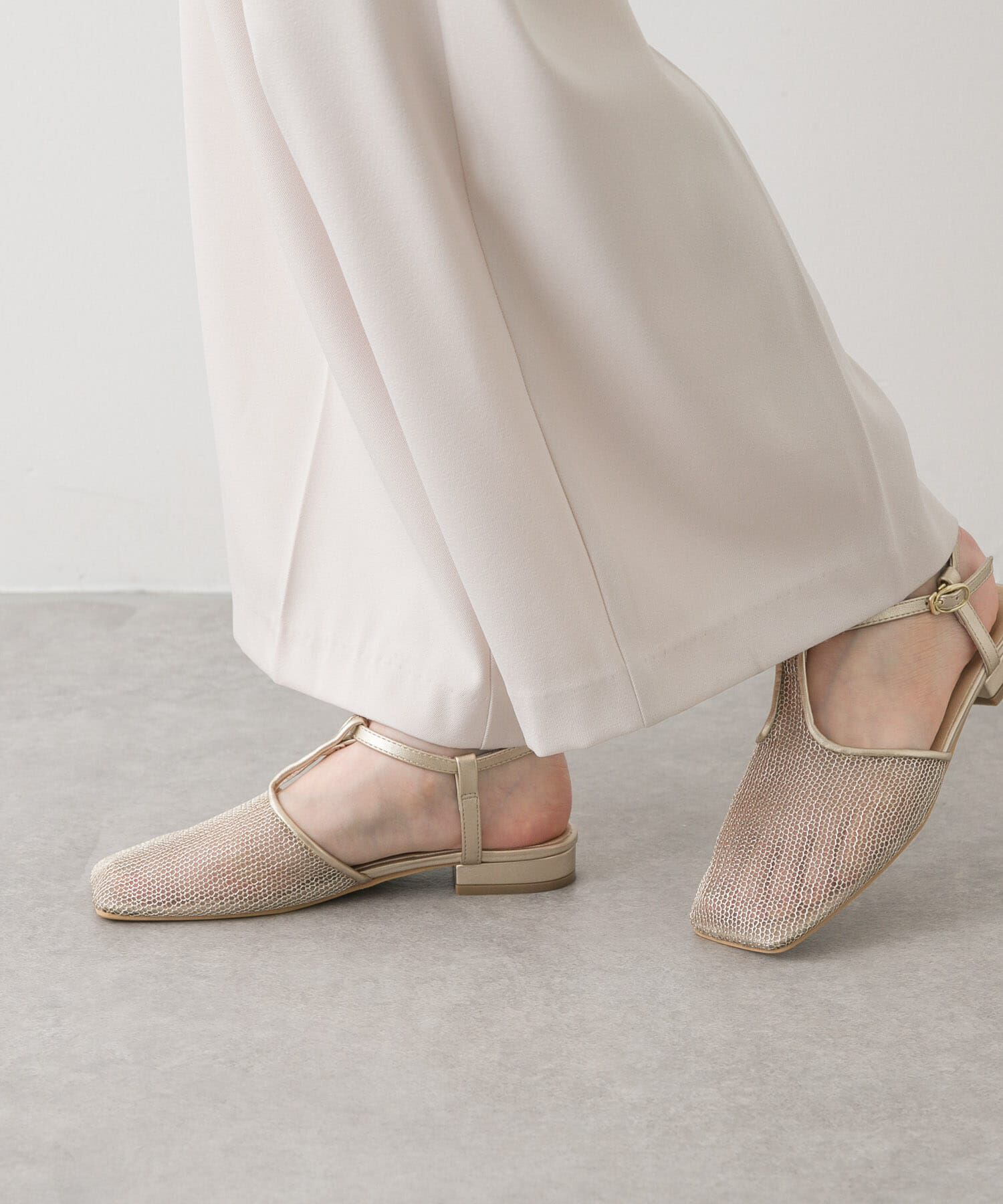 SENSE OF PLACE by URBAN RESEARCH「Tストラップメッシュサンダル」|サンダル|