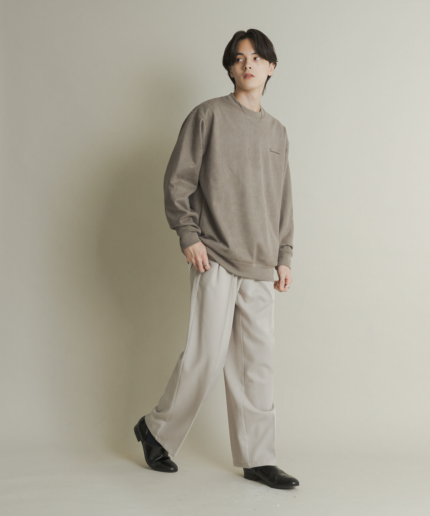 SENSE OF PLACE by URBAN RESEARCH「『ユニセックス』シシュウフェイクスエードクルーネックスウェット」|スウェット・ジャージ|