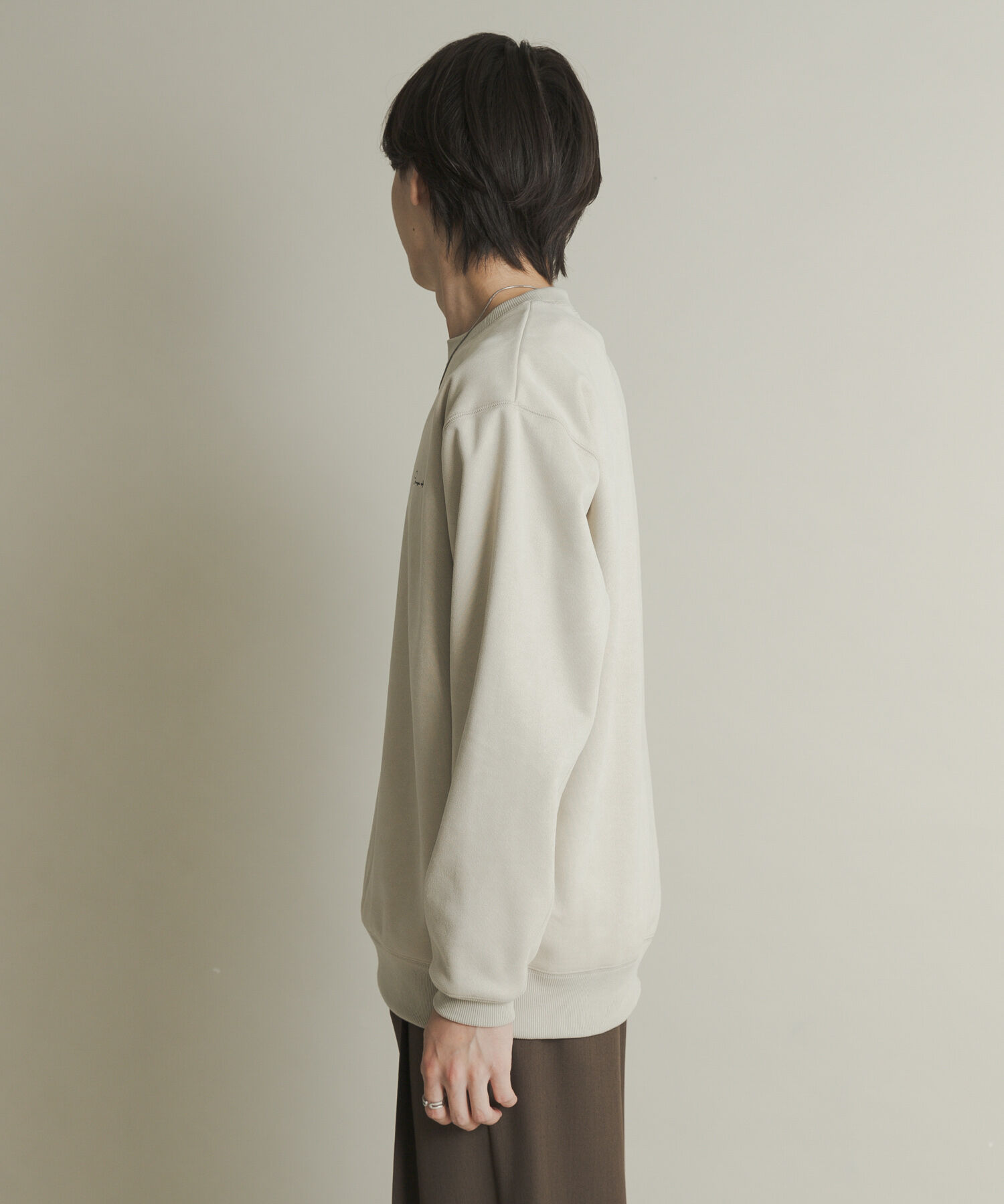 SENSE OF PLACE by URBAN RESEARCH「『ユニセックス』シシュウフェイクスエードクルーネックスウェット」|スウェット・ジャージ|