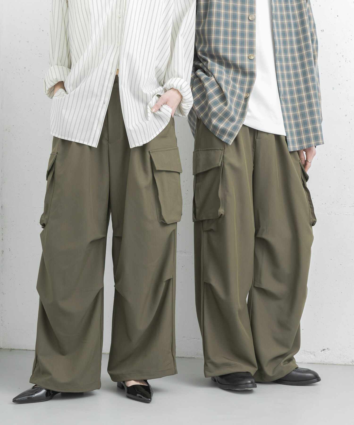 SENSE OF PLACE by URBAN RESEARCH「『ユニセックス』ワイドカーゴパンツ」|その他|オリーブ