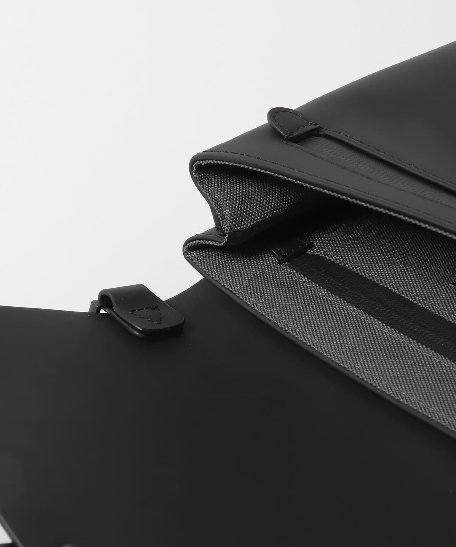 SENSE OF PLACE by URBAN RESEARCH「GASTON LUGA　SPLASH CROSSBODY BAG」|ショルダー・メッセンジャー|