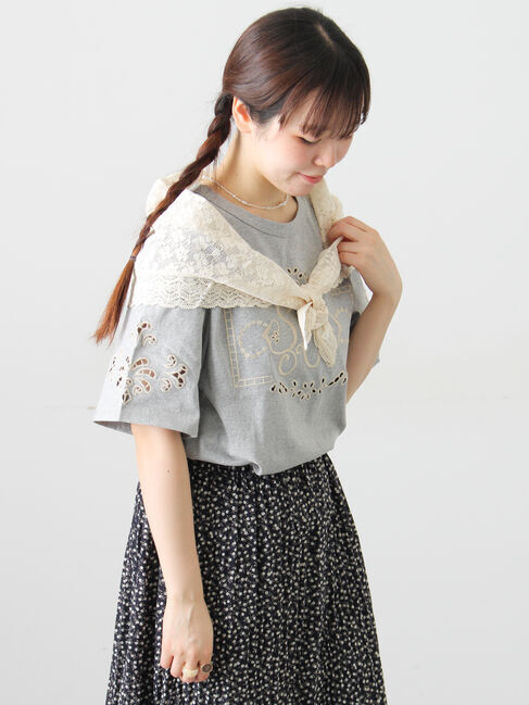 Samansa Mos2「三角ストール付カットワーク刺繍Tシャツ」|Tシャツ・カットソー|グレー