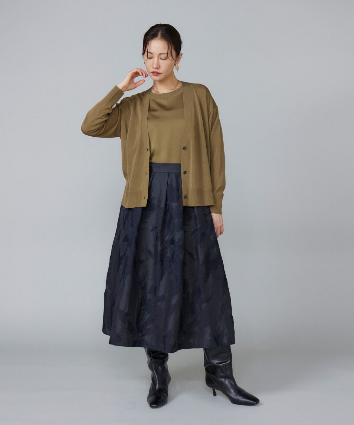 Le Souk「《大きいサイズ》シルキーライクVネックニットカーディガン」|カーディガン|