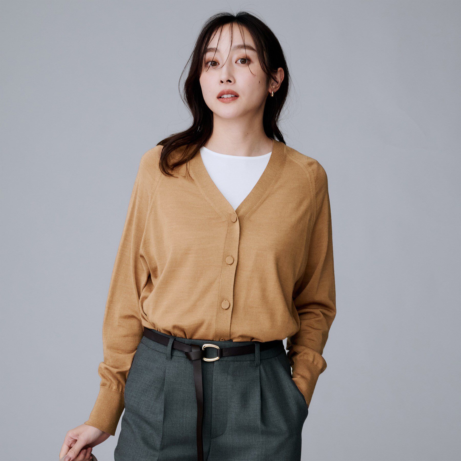 UNTITLED「【アンサンブル可/洗える/Vネック】ウールシルクカーディガン」|カーディガン|